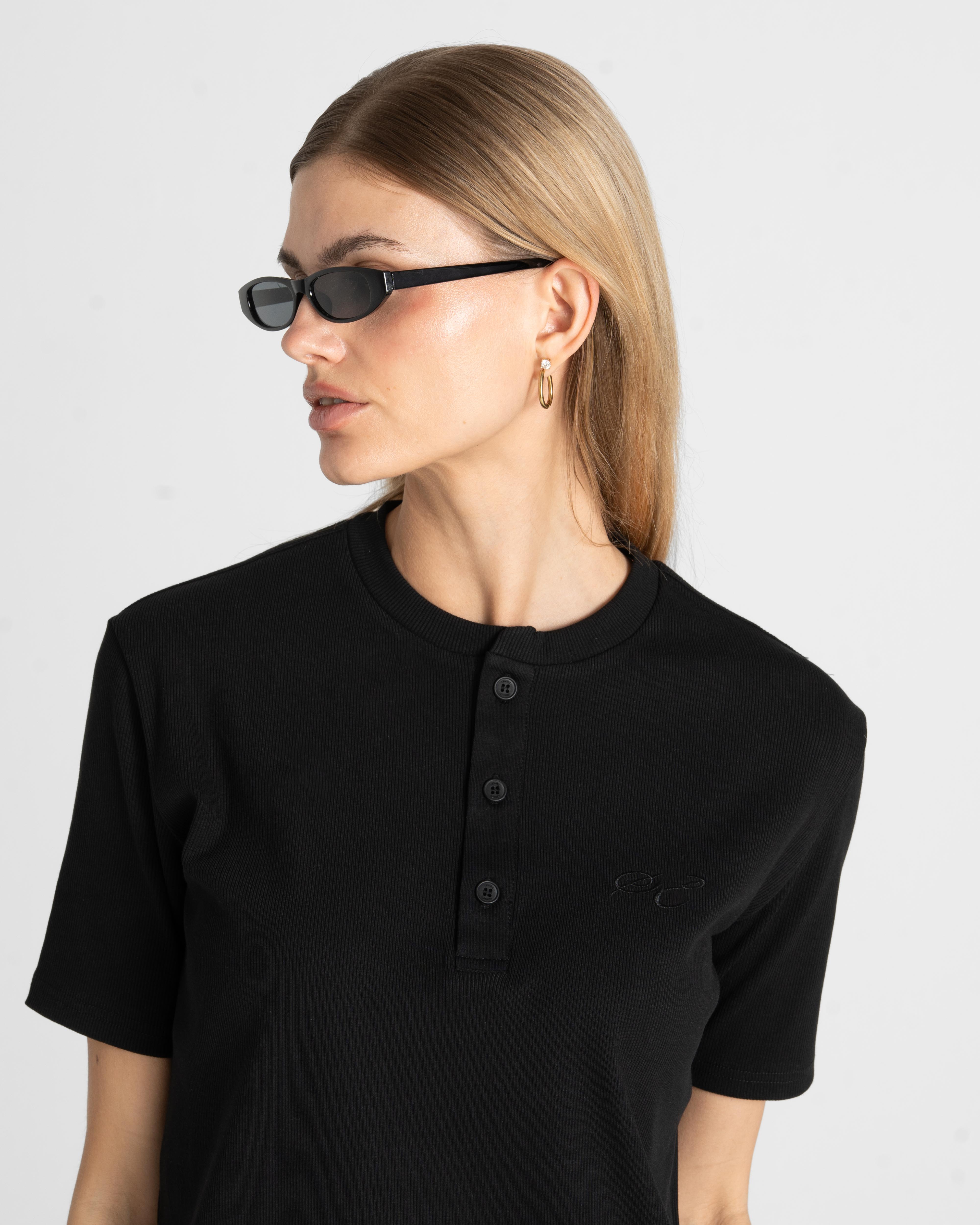 Henley Short Sleeve Black Dame
